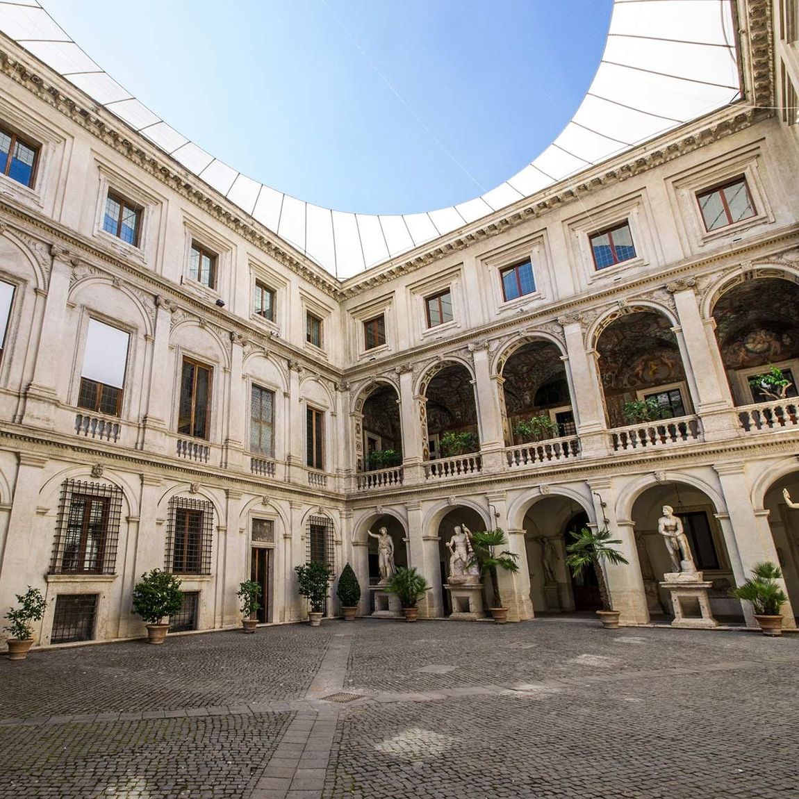 Der Palazzo Altemp in Rom gehört zum Besichtungsprogramm der Reise nach Rom.