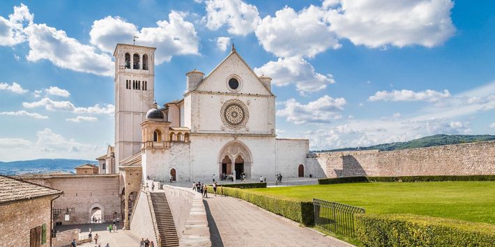 Die Basilika San Francesco ist eines der Wahrzeichen von Assisi.
